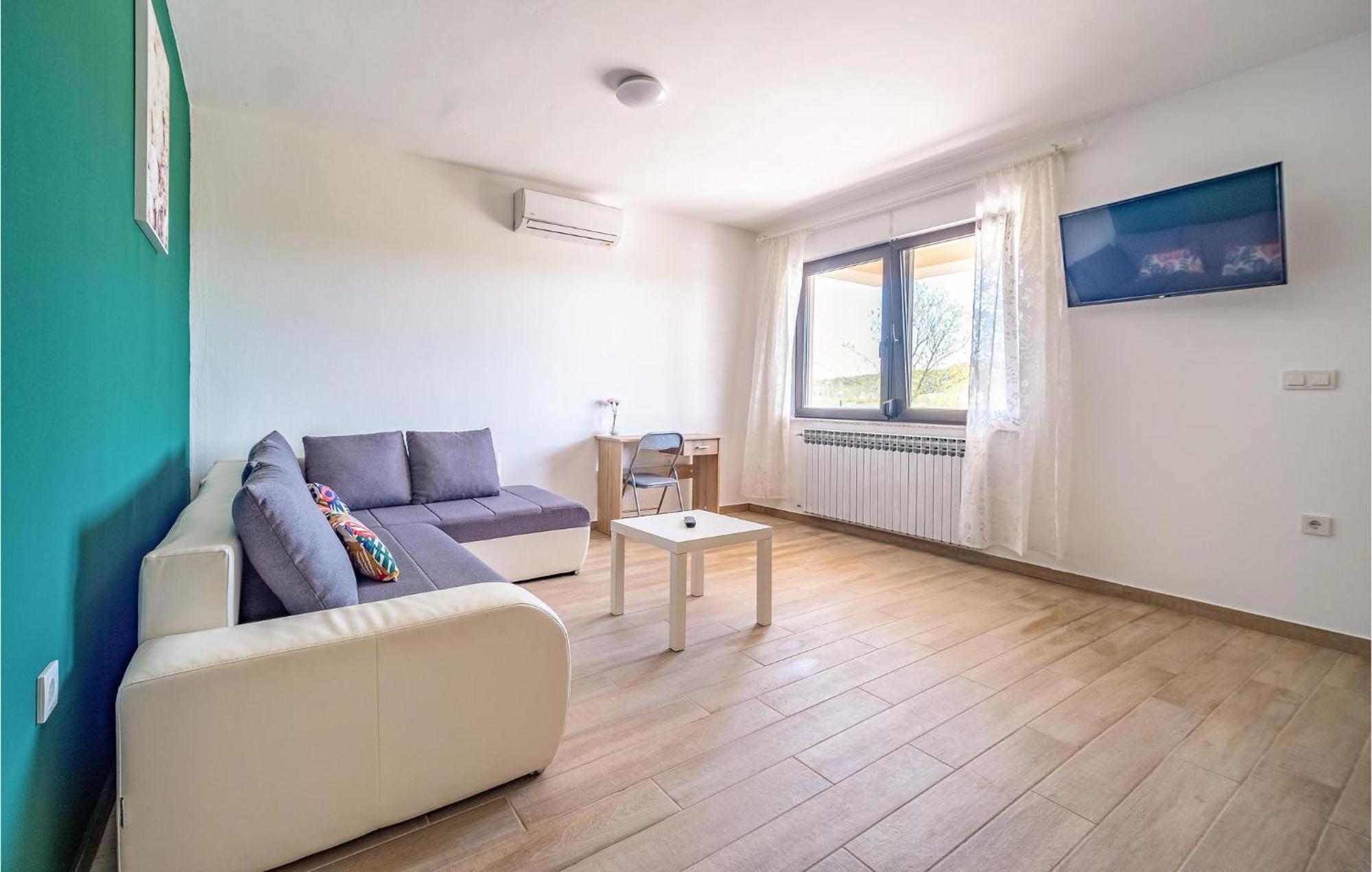 1 Bedroom Beautiful Apartment In ราโควิซา ภายนอก รูปภาพ